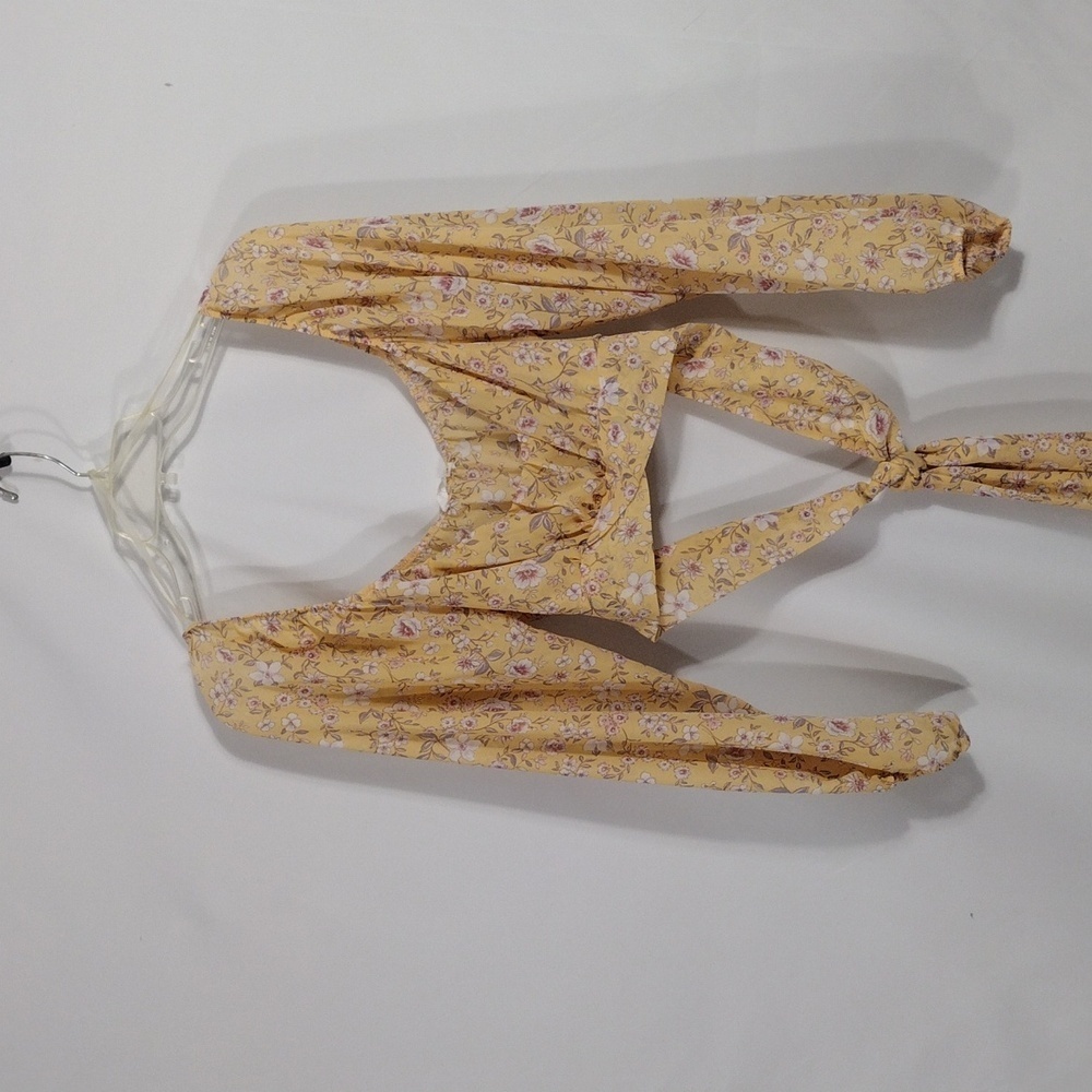 NWT Timing Los Angeles Yellow Floral Long Sleeve Crop top size Large